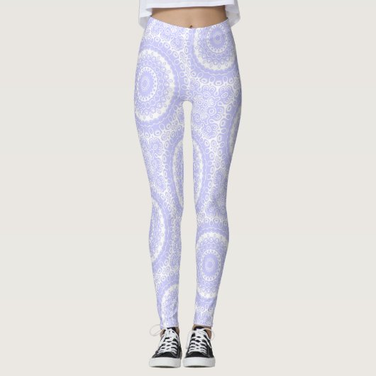 Periwinkle Dream Mandala Pattern Leggings (Vorderseite)