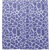Periwinkle Giraffe Print Duschvorhang (Vorderseite)