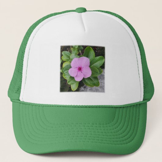 Periwinkle Hat Truckerkappe (Vorderseite)