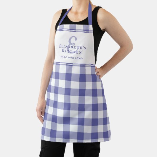 Periwinkle Kitchen Monogram Name Gingham Karo Schürze (InSitu)