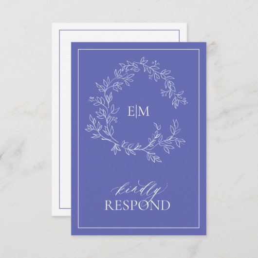 Periwinkle Leafy Wappen Monogram Wedding RSVP Card (Vorne/Hinten)