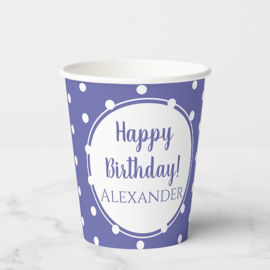 Periwinkle Modern Polka Dots Name Happy Birthday Pappbecher (Rückseite)