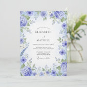 Periwinkle Painterly Bloom Wedding Einladung (Stehend Vorderseite)