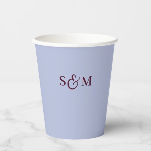 Periwinkle-Script-Ampersand-Monogramm-Hochzeit Pappbecher (Vorderseite)
