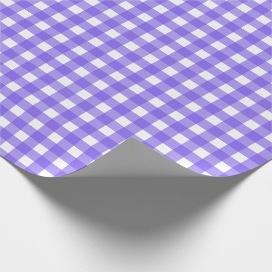 Periwinkle und weißer Gingham Geschenkpapier (Ecke)