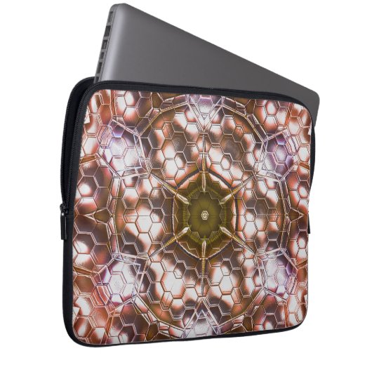 Perlbraunes Kaleidoskop überlappender Hexagonen Laptopschutzhülle (Vorne Rechts)