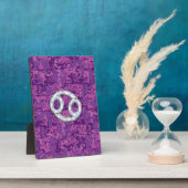 Perle wie Krebs Zodiac Sign auf der digitalen Camo Fotoplatte (Seite)