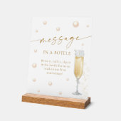 Perlen und Prosecco-Nachricht in einem Flaschengam Acrylschild (Winkel)