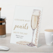 Perlen und Prosecco schätzen, wie viele Perlen spi Sockelschild (In SItu)