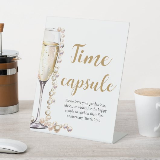 Perlen und Prosecco Time Kapsel Brautparty Sockelschild (In SItu)