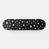 Perlenmuster auf schwarzem Hintergrund Skateboard (Horizontal)