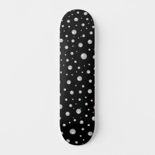 Perlenmuster auf schwarzem Hintergrund Skateboard