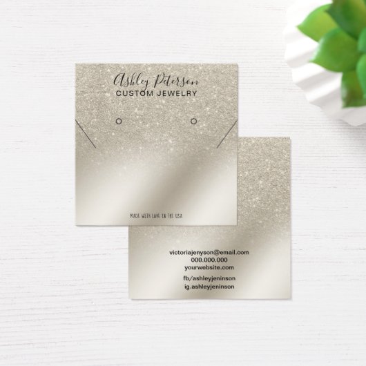 Perlhühner-Glitzer-Ohrring (Schreibtisch)