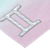 Perlmuttdekor-Zwillings-Tierkreis-Symbol Tischdecke (Schrägansicht)