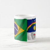 Pernambuco u. wellenartig bewegende Flaggen Kaffeetasse (Mittel)