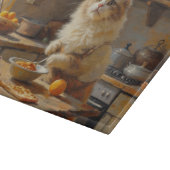 Persian Cat Cooking in Kitchen Schneidebrett (Ecke)