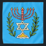 Persian Magen David Menorah Halstuch<br><div class="desc">Dieses Bild wurde aus einer antiken persischen jüdischen Fliese mit einer Menorah mit einem Magen David (Stern von David) gerahmt von Olivenzweigen. Die Unvollkommenheiten des originalen,  handbemalten Bildes wurden bewahrt.</div>