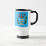 Persian Magen David Menorah Reisebecher<br><div class="desc">Dieses Bild wurde aus einer antiken persischen jüdischen Fliese mit einer Menorah mit einem Magen David (Stern von David) gerahmt von Olivenzweigen. Die Unvollkommenheiten des originalen,  handbemalten Bildes wurden bewahrt.</div>