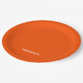 Persimmonroter Farbname Pappteller (Schrägansicht)