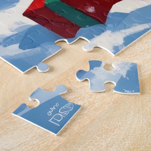 Persische Katze sitzt im Schnee mit Weihnachtshut Puzzle (Seite)