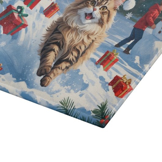 Persische Katze sitzt im Schnee mit Weihnachtshut Schneidebrett (Ecke)