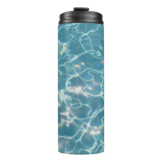 Person am Schwimmbad Thermosbecher (Vorderseite)