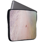 PERSON AM STRAND LAPTOPSCHUTZHÜLLE (Vorne Rechts)