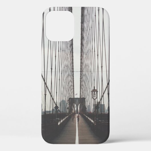 PERSON AUF BRÜCKE Case-Mate iPhone HÜLLE (Rückseite)