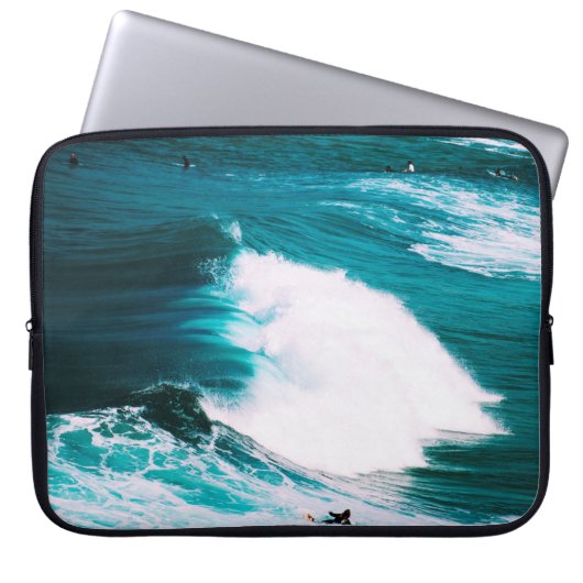 PERSON AUF DER SCHIFFFAHRT MIT OZEAN WAVES LAPTOPSCHUTZHÜLLE (Vorderseite)