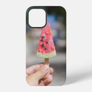 Person, die am Morgen ein Eis am Stiel hält iPhone 12 Hülle