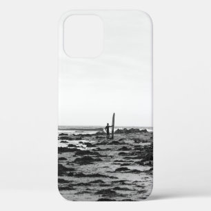 PERSON, DIE EINE FLÄCHE IN DER NÄHE DES WASSERKÖRP Case-Mate iPhone HÜLLE