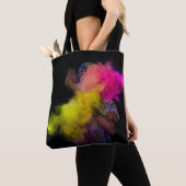 PERSON, DIE FARBIERTES PULVER GREIFT TASCHE (Von Nahem)