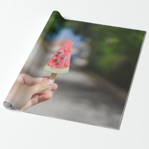 Person, die morgens Popsicle hält Geschenkpapier