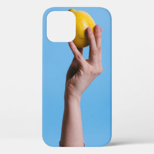 Person, die Zitrone hält Case-Mate iPhone Hülle