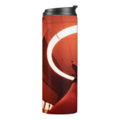 PERSON ERREICHT RUNDE-AUF-FLUORESCENT LAMP I THERMOSBECHER (Nach links gedreht)