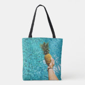 Person holding yellow pineapple tasche (Rückseite)
