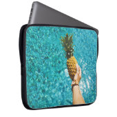 Person mit gelbem Ananas Laptopschutzhülle (Vorne Rechts)
