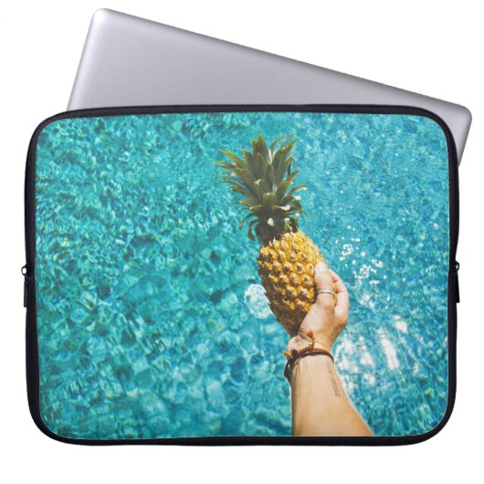 Person mit gelbem Ananas Laptopschutzhülle (Vorderseite)