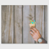 Person mit mehrfarbigem Eis Geschenkpapier (Flach)