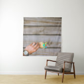 Person mit mehrfarbigem Eis Wandteppich (Beispiel (Horizontal))