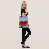 Person mit Wassermelone in Scheiben Tasche (Am Model)