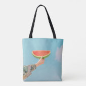 Person mit Wassermelone in Scheiben Tasche (Rückseite)
