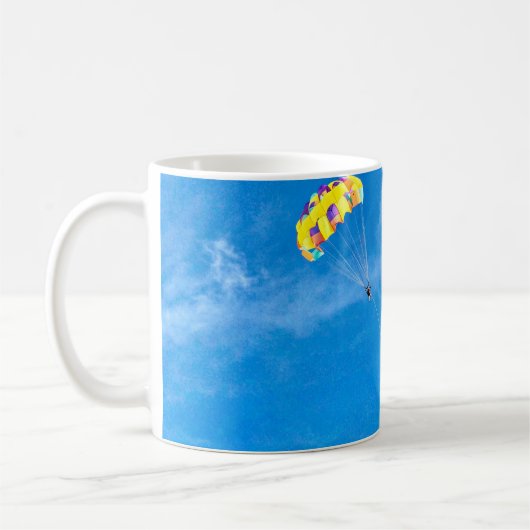 Person paragliding outdoors kaffeetasse (Links)