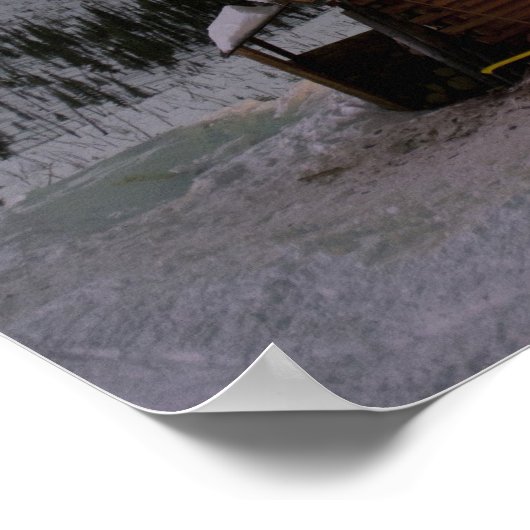 Person steht in der Eingangshalle der Kabine von C Poster (Ecke)