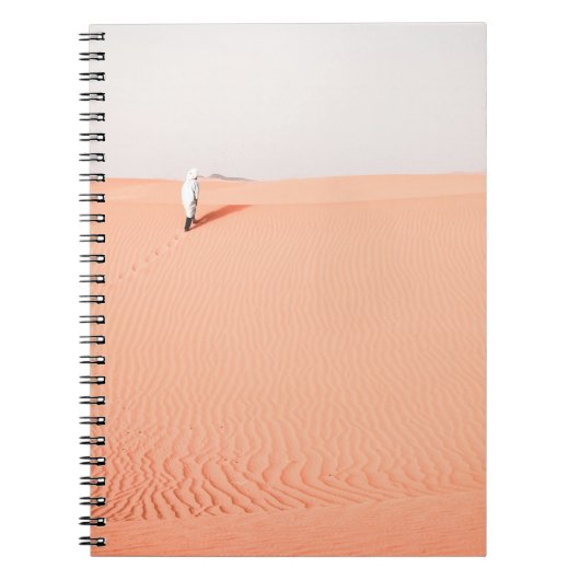 PERSON WALKING ON DESERT NOTIZBLOCK (Vorderseite)