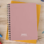 Personal Stationery ・ Dusty Rose wöchentlich Planer<br><div class="desc">Einfache Schreibwaren. Jährlicher Planer in rauer Farbe. 12 Monate Planer mit monatlichen Übersichten und wöchentlichen Planungsblättern. Kontakt für Hilfe bei der Personalisierung.</div>