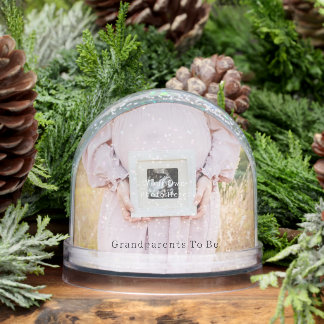 Personalised Pregnancy Announcement Snow Globe. Schneekugeln