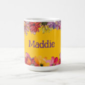 Personalisiere. Fröhlicher 70er Blume Power Kaffeetasse (Mittel)