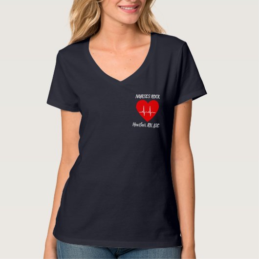 Personalisieren der Nurses Rock Heart Liebe EKG RN T-Shirt (Vorderseite)