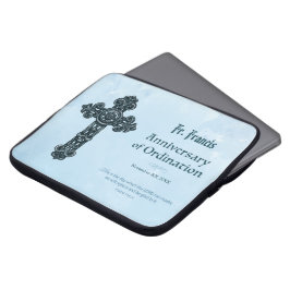 Personalisieren, Ordination Priester zum Jahrestag Laptopschutzhülle